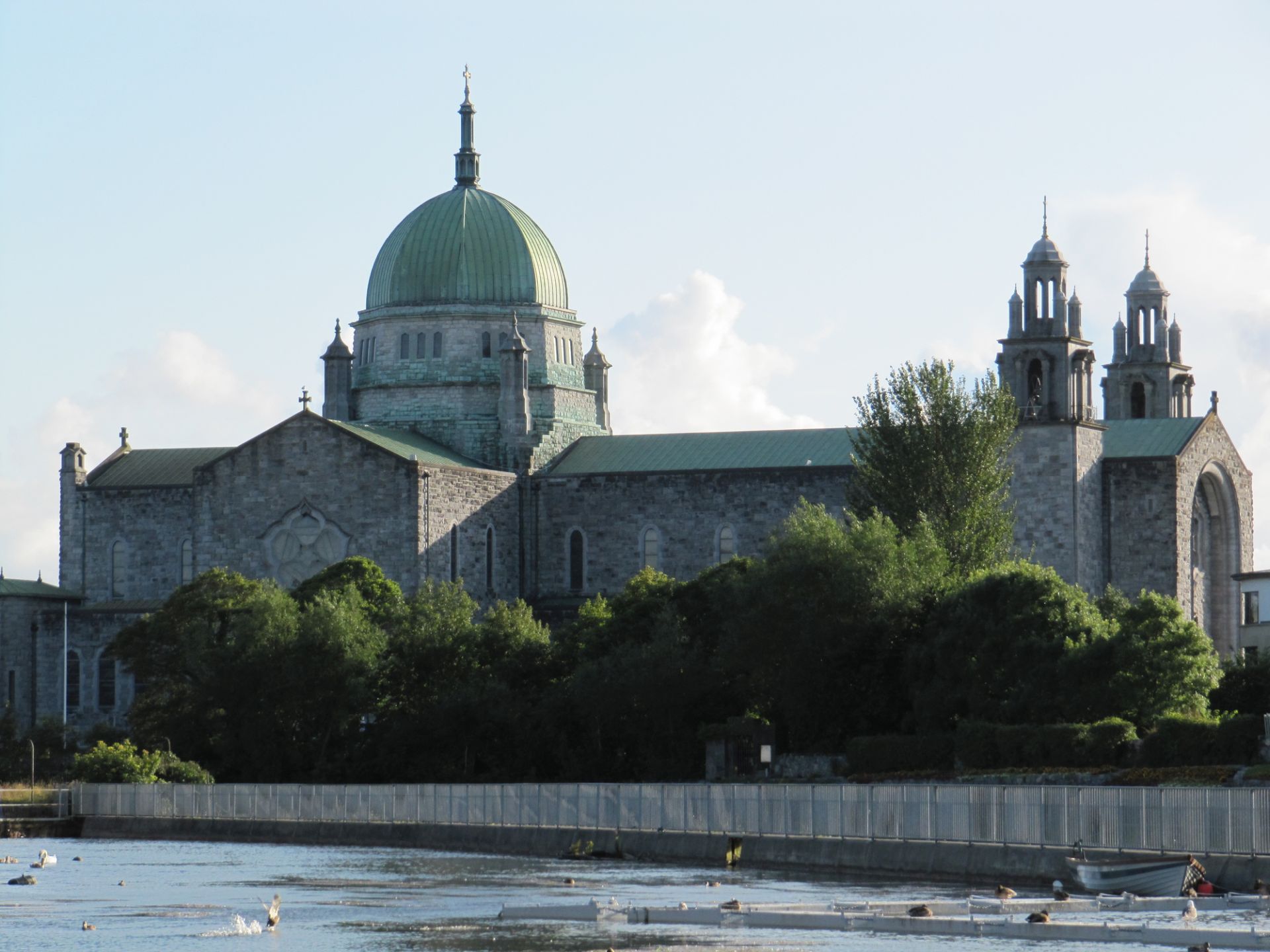 Acantilados de Moher y Galway - Accommodations in Dublin