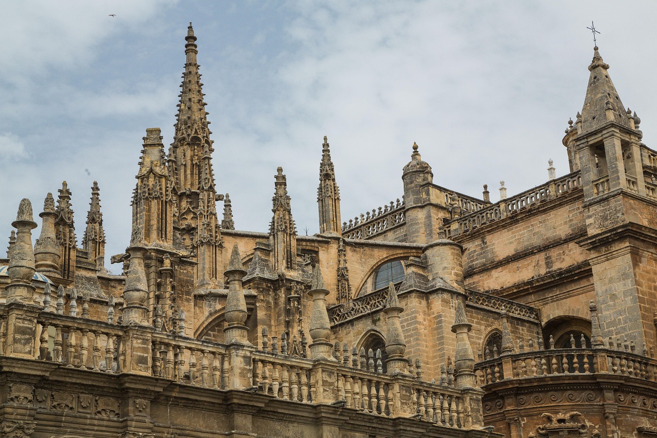 Escursione Siviglia Monumentale: Alcázar, Cattedrale e Giralda in Italiano - Alloggi in Siviglia