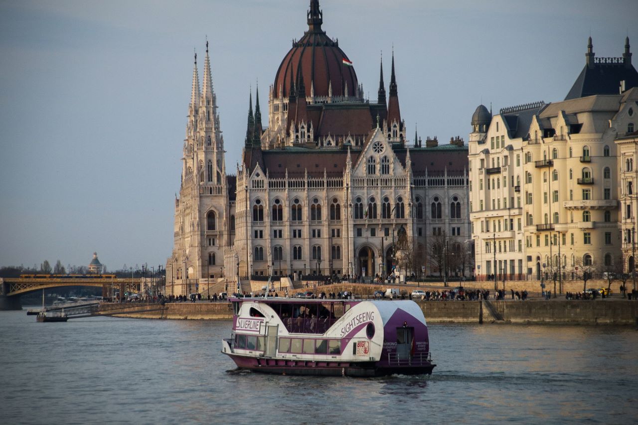 Passeio de Barco Turístico em Budapeste - Acomodações em Budapeste