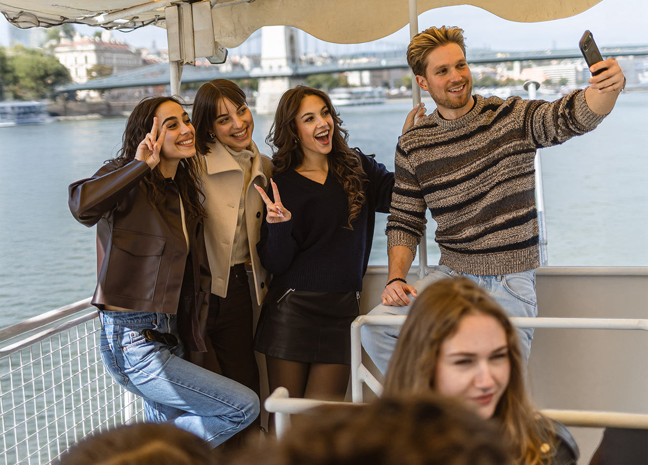 Passeio de Barco Turístico em Budapeste - Acomodações em Budapeste