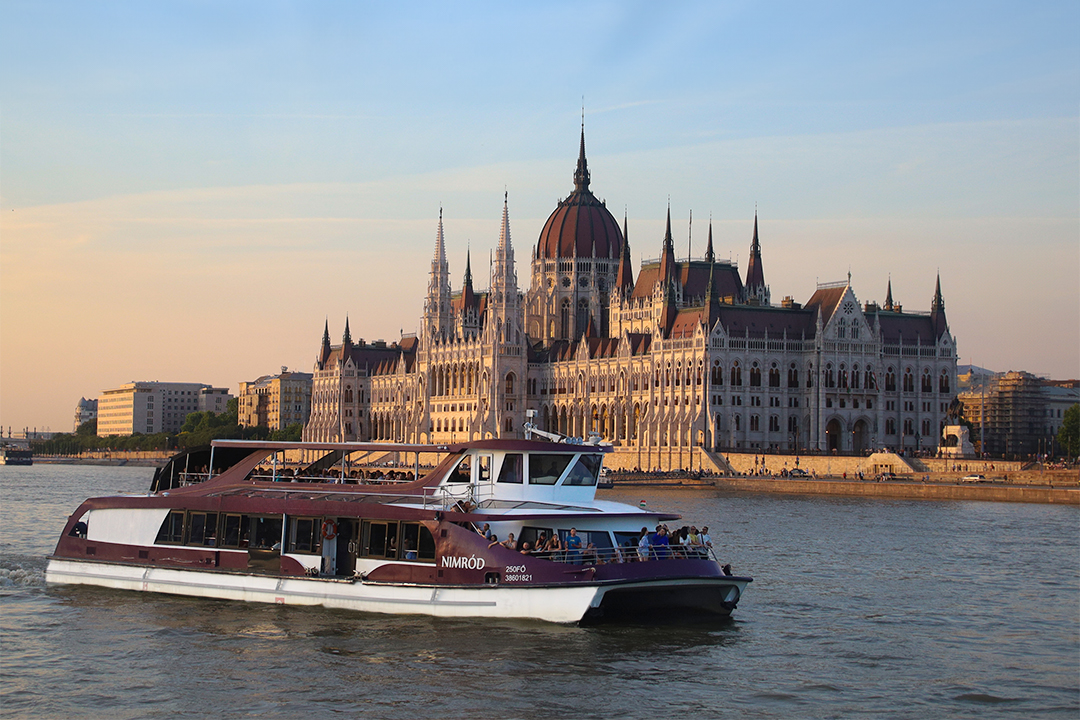 Passeio de Barco Turístico em Budapeste - Acomodações em Budapeste