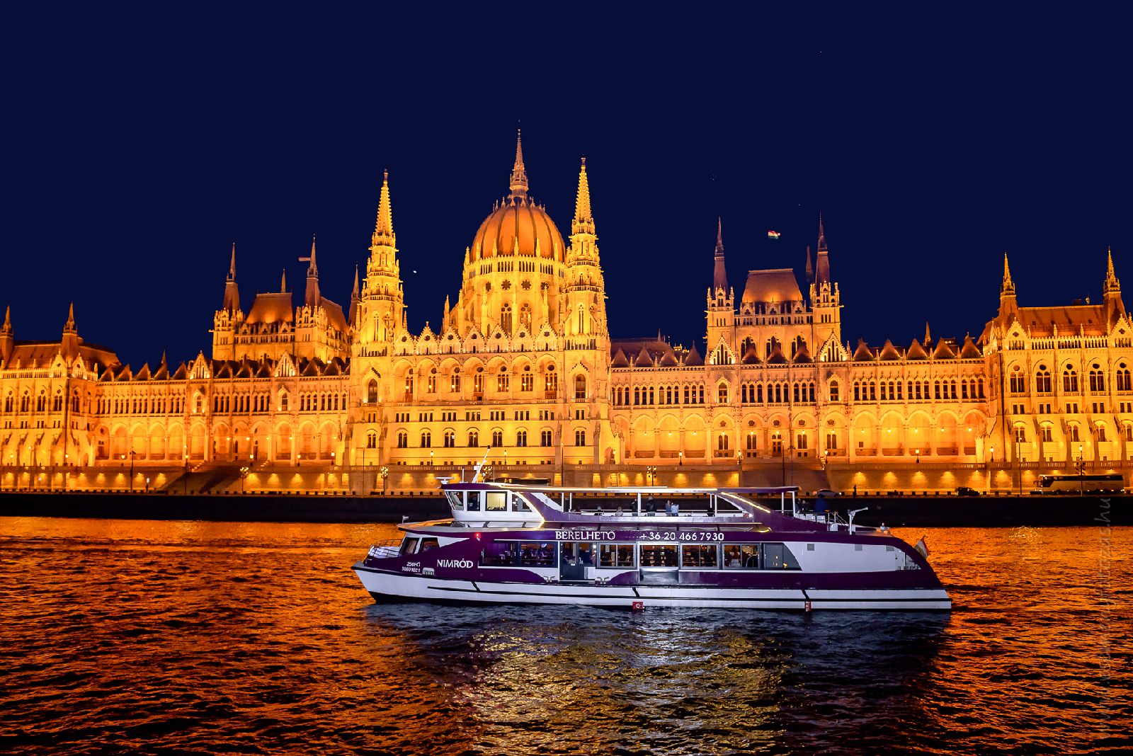 Passeio de Barco Turístico em Budapeste - Acomodações em Budapeste