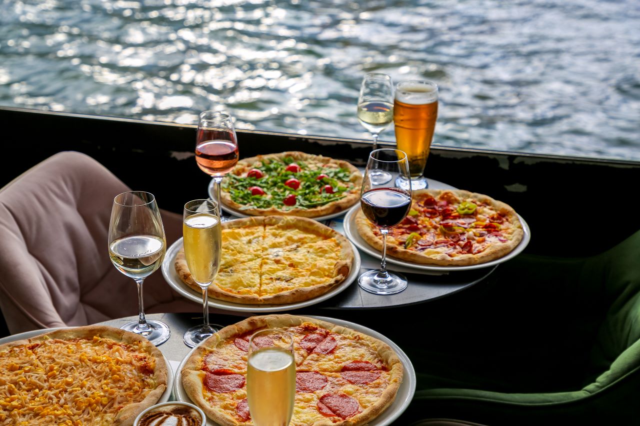 Cruzeiro com Pizza em Budapeste - Acomodações em Budapeste