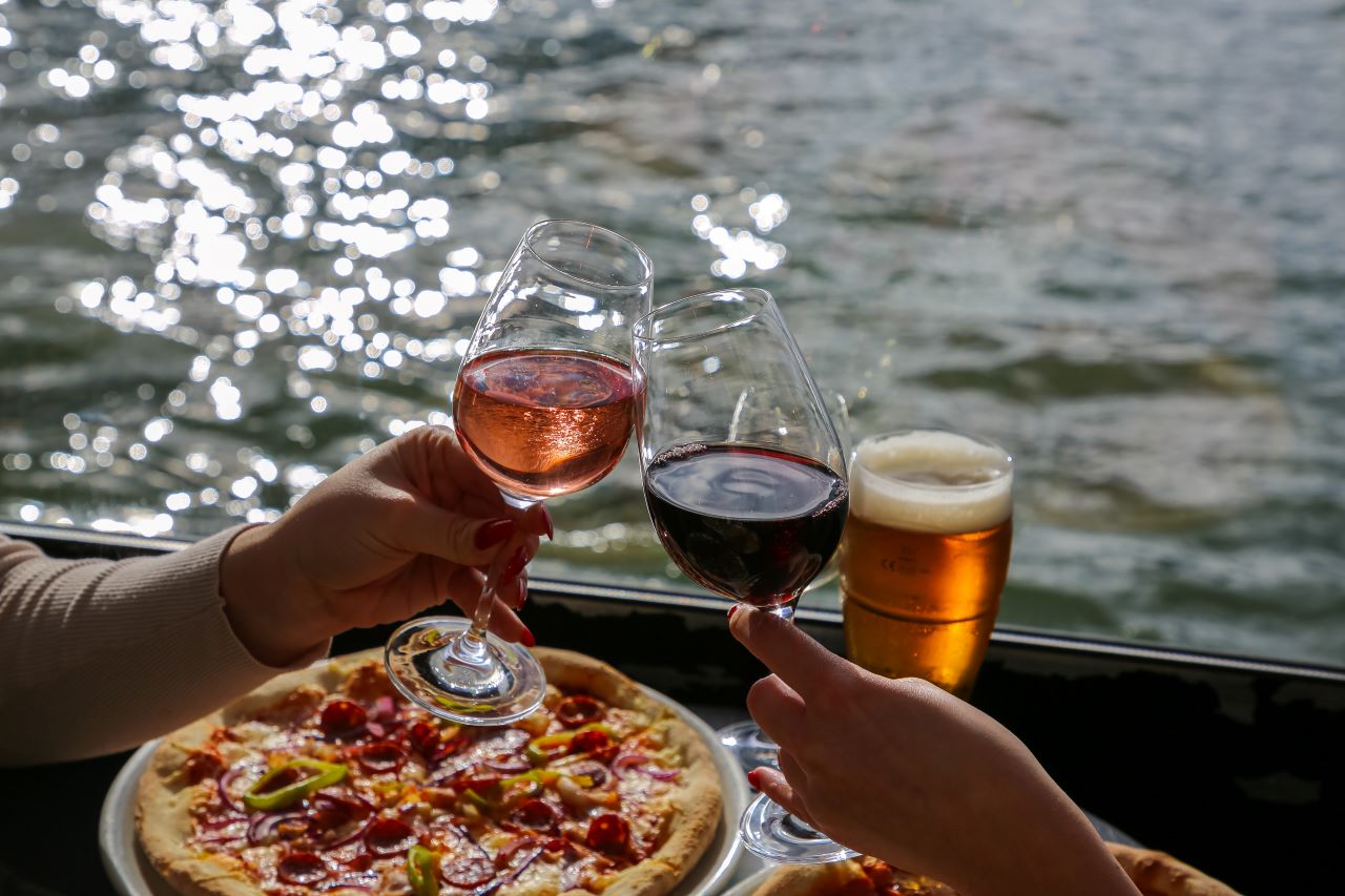 Cruzeiro com Pizza em Budapeste - Acomodações em Budapeste