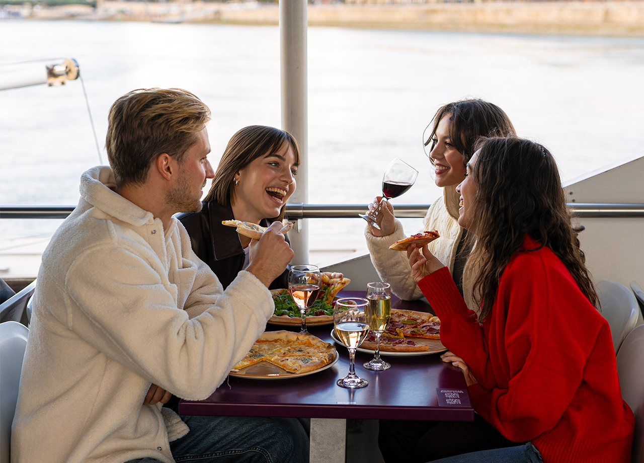 Cruzeiro com Pizza em Budapeste - Acomodações em Budapeste