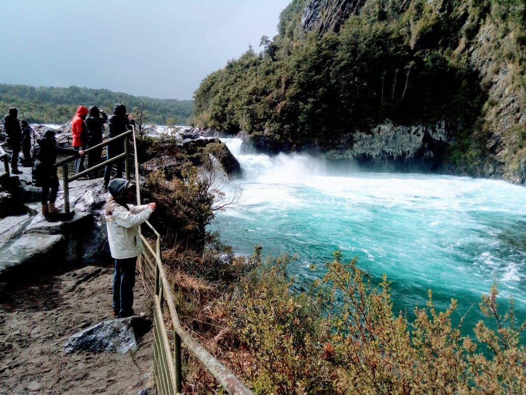 Tour al Volcan Osorno y Saltos de Petrohue con Pick-up en Grupo Reducido - Accommodations in Puerto Varas