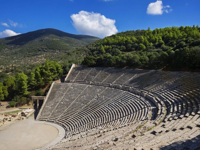 Circuito Clásico de 4 Dias a Epidauro, Micenas, Olimpia, Delfos y Metéora - Accommodations in Athens