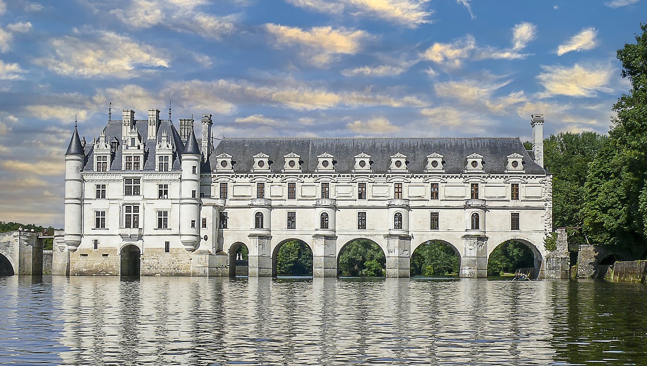 Full Day Tour to Chambord, Cheverny and Chenonceau with Audioguide in Semi-Private from Amboise - Accommodations in Amboise